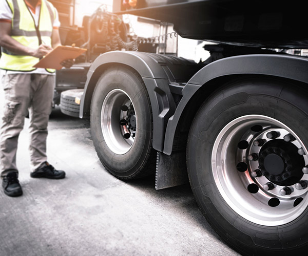 Blog Avoid Breakdowns This Fall: Preventive Maintenance Tips for Trucks and SUVs Image